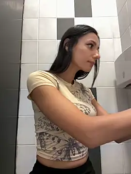  MiaQueen  online show from September 2025 09:52:02 PM