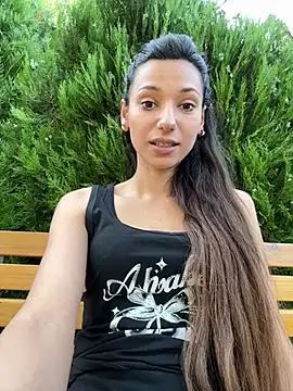 Snapshot of _MiaQueen_ chatting on June 2026 03:51:01 PM MiaQueen online show from June 2026 03:51:01 PM