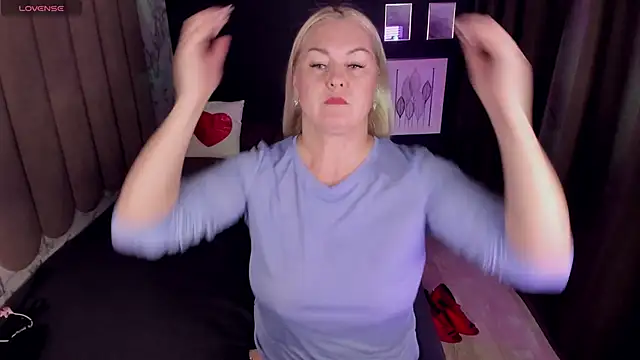 YolandaKiss online show from October 2025 08:20:02 PM