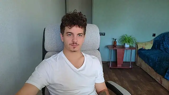 Remy Miles online show from October 2025 07:19:02 AM