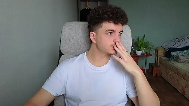 Remy Miles online show from December 2025 09:58:02 AM