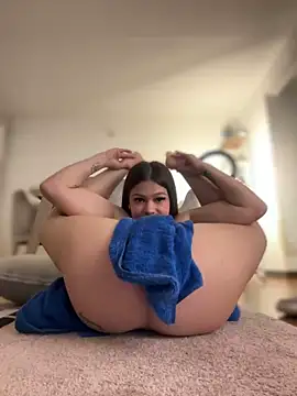 Snapshot of Alyshanon18 chatting on March 2025 02:55:02 AM Alyshanon18 online show from March 2025 02:55:02 AM