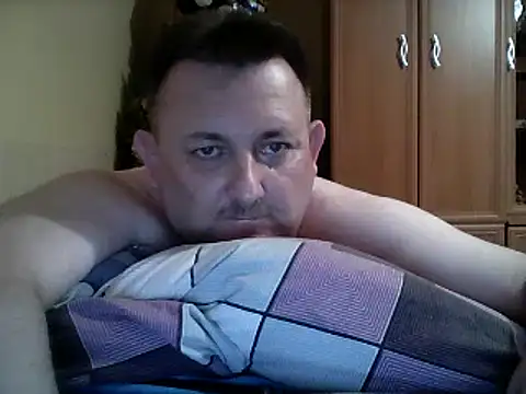 Snapshot of Novy73 chatting on December 2025 10:50:01 PM Novy73 online show from December 2025 10:50:01 PM