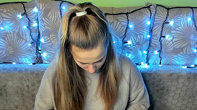 MaggieCake online show from December 2024 03:30:02 AM