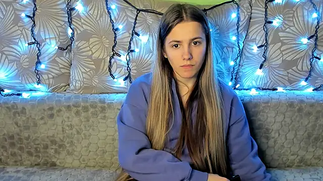 MaggieCake online show from December 2024 04:02:02 AM