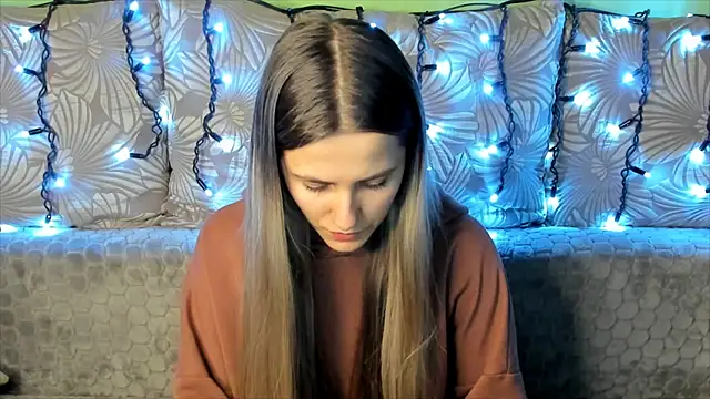 MaggieCake online show from January 2025 01:05:02 AM