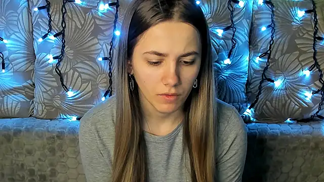 MaggieCake online show from March 2025 05:52:02 AM