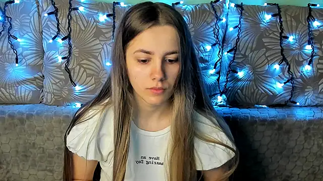 MaggieCake online show from March 2025 03:44:01 AM