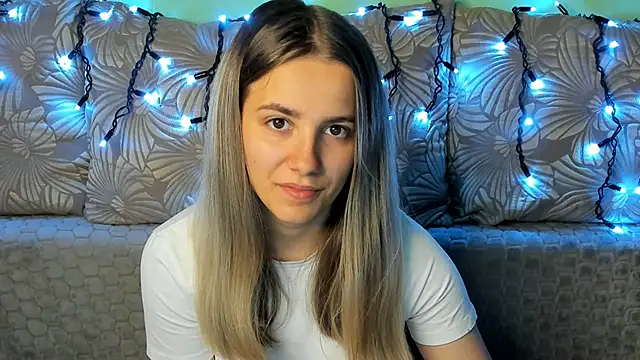 MaggieCake online show from October 2025 12:33:02 AM