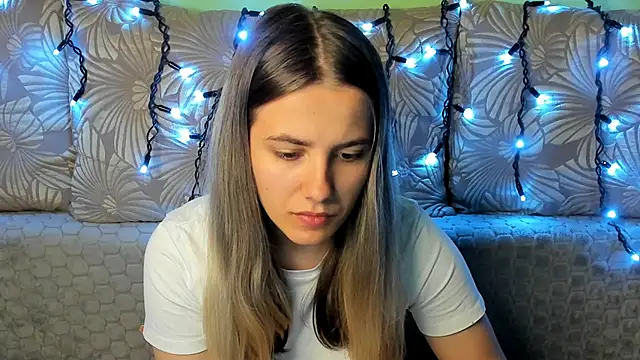 MaggieCake online show from October 2025 11:49:02 PM