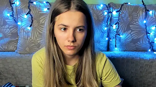 MaggieCake online show from November 2025 03:52:02 AM