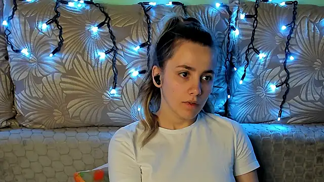 MaggieCake online show from March 2026 02:28:01 AM