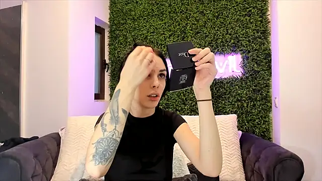 realhotfallingdevil online show from February 2025 05:51:02 AM