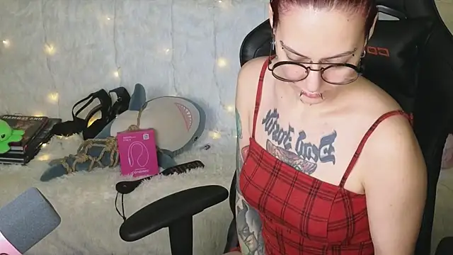 Ginger Stay online show from November 2025 09:11:01 AM