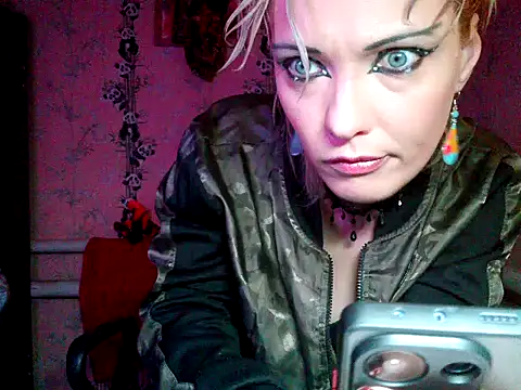 WildMissNiks online show from December 2025 09:36:02 AM