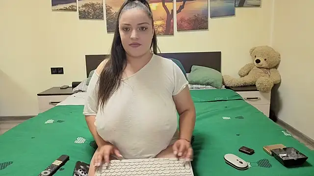 adelline online show from April 2026 08:55:02 PM