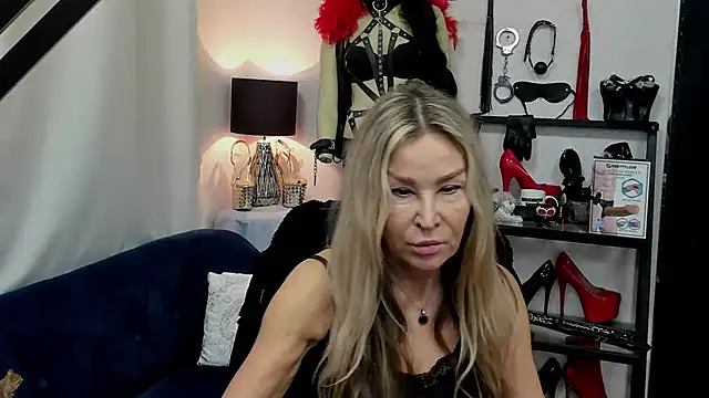 crystaLUX online show from December 2024 07:29:01 AM