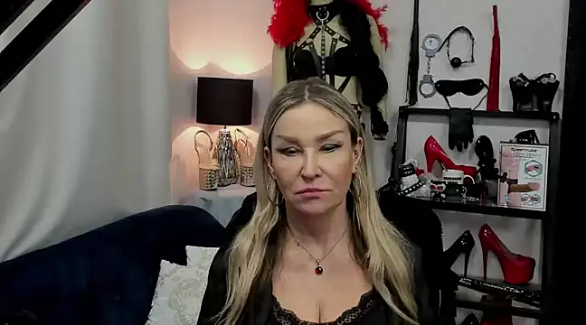 crystaLUX online show from December 2024 09:48:02 AM