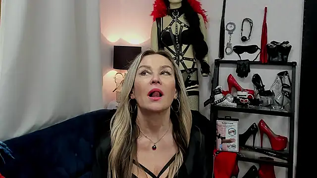 crystaLUX online show from January 2025 09:57:01 AM