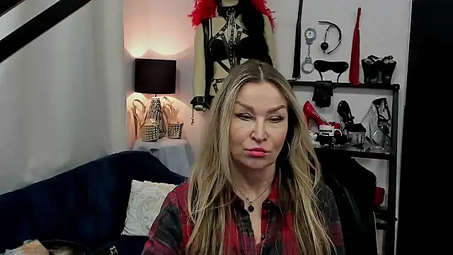 crystaLUX online show from March 2025 09:53:02 AM