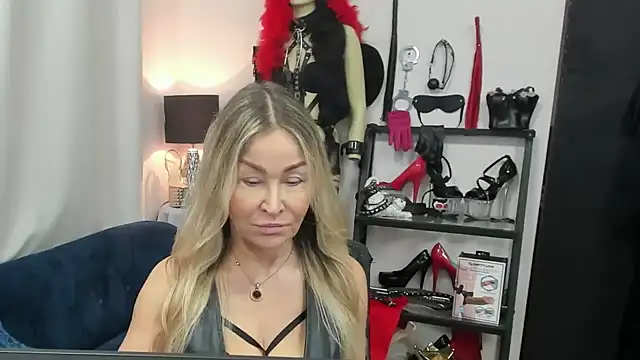 crystaLUX online show from January 2026 05:23:01 AM