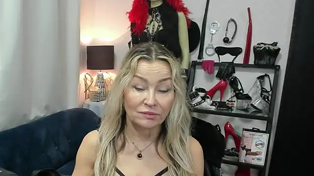 crystaLUX online show from April 2026 04:37:01 AM