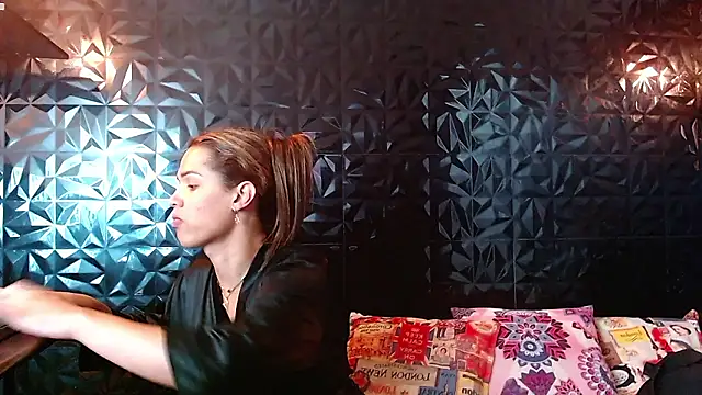 PINK  LOLA1 online show from March 2026 10:46:01 PM