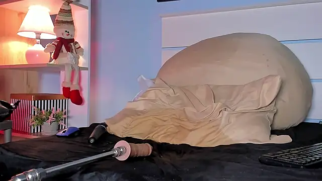 Snapshot of alicialittle chatting on December 2024 11:08:02 PM alicialittle online show from December 2024 11:08:02 PM