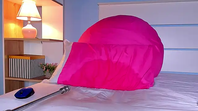 Snapshot of alicialittle chatting on January 2025 11:04:02 PM alicialittle online show from January 2025 11:04:02 PM