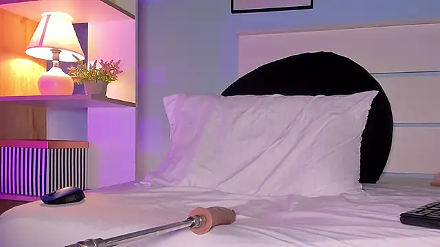 Snapshot of alicialittle chatting on January 2025 08:11:02 PM alicialittle online show from January 2025 08:11:02 PM