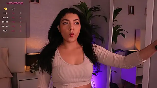 Snapshot of alicialittle chatting on March 2025 08:00:01 PM alicialittle online show from March 2025 08:00:01 PM