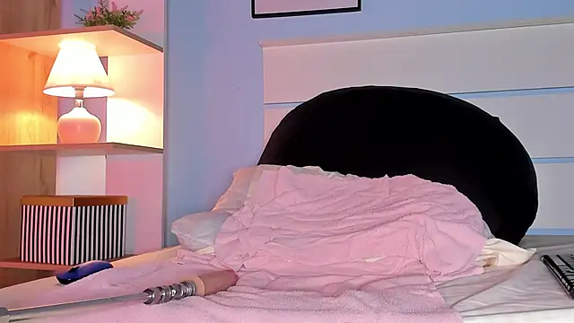 Snapshot of alicialittle chatting on March 2025 11:32:02 PM alicialittle online show from March 2025 11:32:02 PM