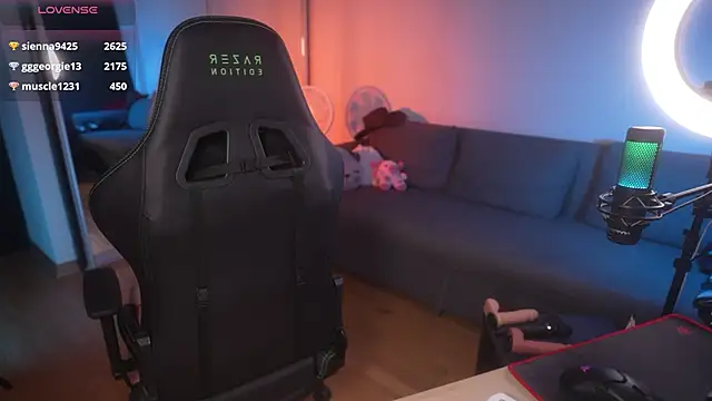 Emberella  online show from December 2024 05:00:01 PM