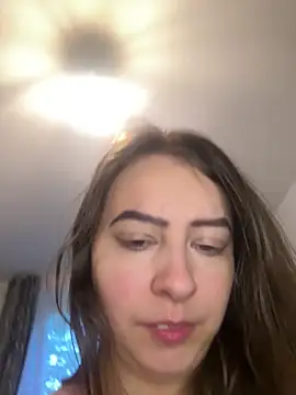 eleonoree online show from April 2026 06:05:02 PM