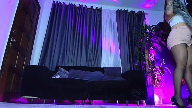 Aliciawonderxx online show from June 2026 12:32:02 AM