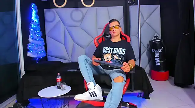 Snapshot of Aydenmiller96 chatting on December 2024 07:17:02 AM Aydenmiller96 online show from December 2024 07:17:02 AM