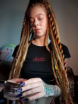 LucidLucy online show from November 2025 12:51:01 PM