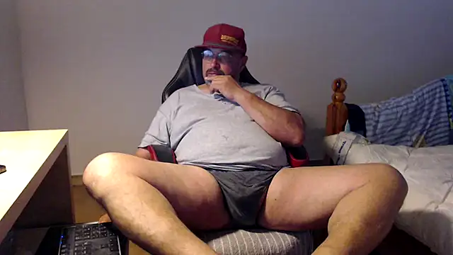 Snapshot of fraboys chatting on April 2026 02:41:01 PM fraboys online show from April 2026 02:41:01 PM