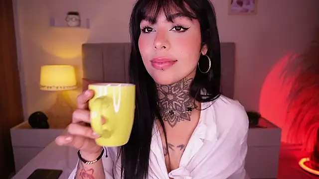 Snapshot of curvyliciousss chatting on February 2025 06:48:01 PM curvyliciousss online show from February 2025 06:48:01 PM