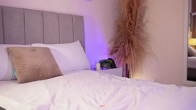 Snapshot of curvyliciousss chatting on October 2025 04:25:02 PM curvyliciousss online show from October 2025 04:25:02 PM