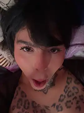 Snapshot of curvyliciousss chatting on November 2025 05:39:02 PM curvyliciousss online show from November 2025 05:39:02 PM