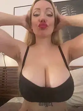 Snapshot of SofiaJoy chatting on February 2026 02:06:01 PM SofiaJoy online show from February 2026 02:06:01 PM