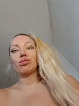 Snapshot of SofiaJoy chatting on July 2026 11:39:02 AM SofiaJoy online show from July 2026 11:39:02 AM