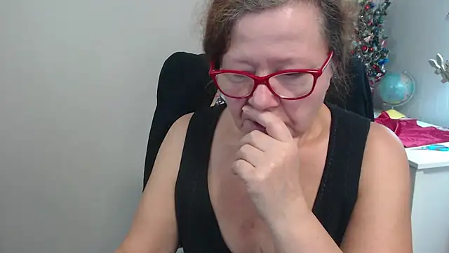 Adelewildx online show from December 2024 09:04:01 AM