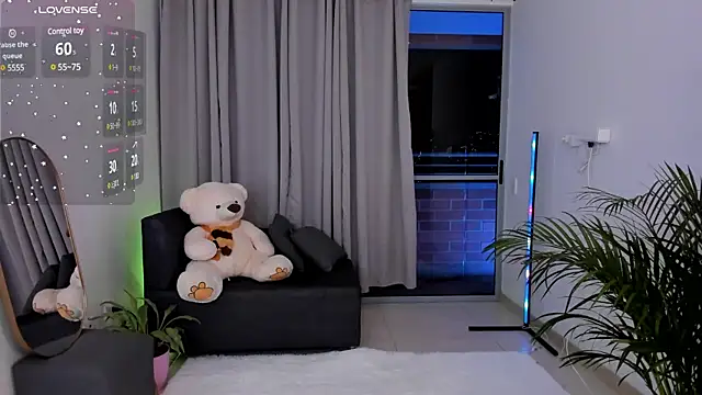 roxie gates  online show from January 2025 03:20:01 AM