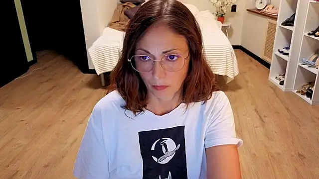 Snapshot of CaringSophie chatting on June 2026 05:29:02 PM CaringSophie online show from June 2026 05:29:02 PM
