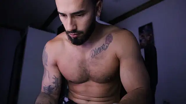 Snapshot of Baky_sexy chatting on December 2024 11:03:02 PM Baky sexy online show from December 2024 11:03:02 PM