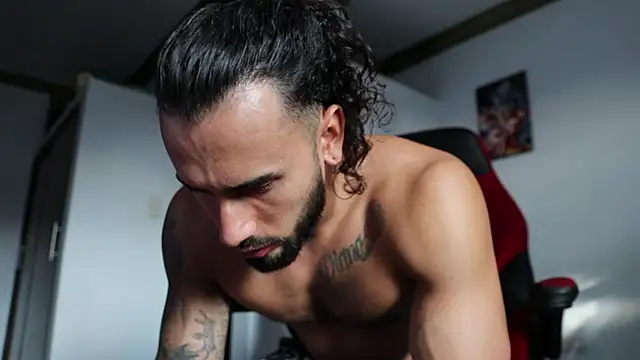 Snapshot of Baky_sexy chatting on January 2025 09:55:02 PM Baky sexy online show from January 2025 09:55:02 PM