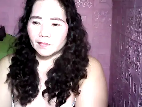 hotpusie 4u online show from November 2025 06:29:01 PM