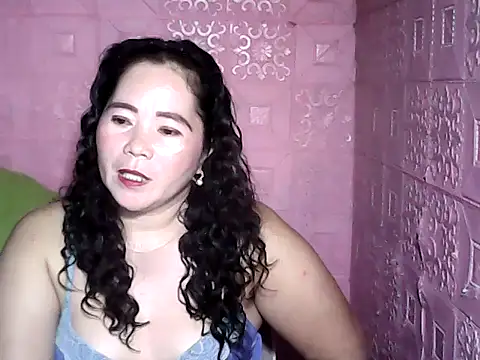 hotpusie 4u online show from November 2025 05:27:02 AM